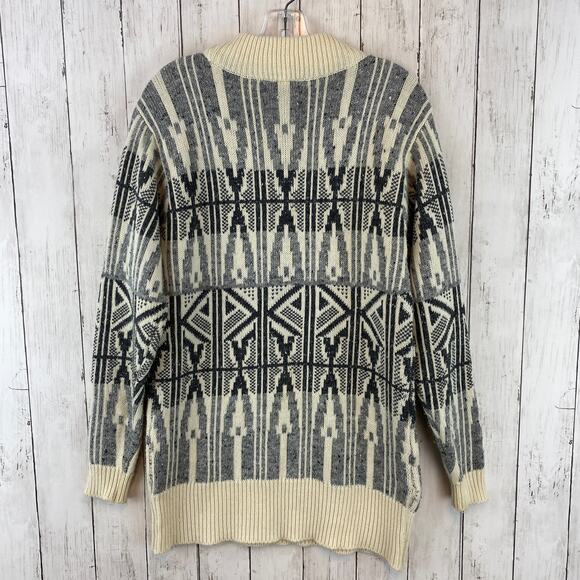 VTG Liz Claiborne Cream/Gray Print Wool Blend Mock Neck Tunic Sweater Size Small - Picture 8 of 11